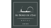 AU BORD DE L'EAU